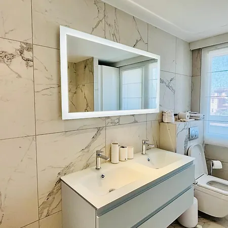 Superbe Penthouse Avec Vue Panoramique Sur La *